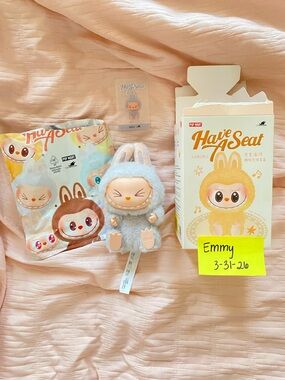 Pop Mart Have a Seat: Hehe